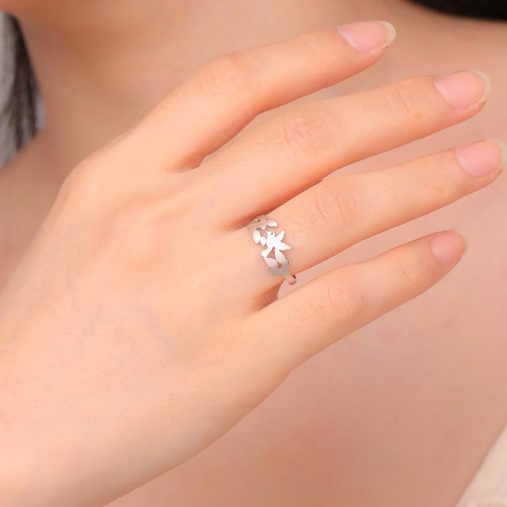 Skyrim Hummingbird Flowers Ring Women Stainless Steel Finger Rings 2026 Trendy Bird Animal Jewelry Birthday Gift Wholesale