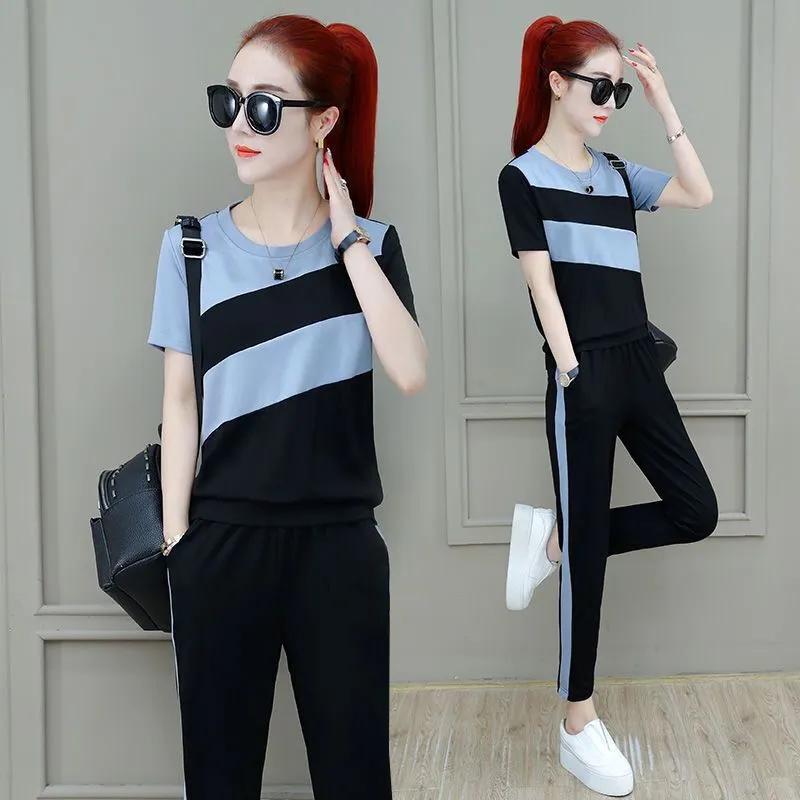 Damen Sommer Sport- und Freizeitanzug Studenten Rundhals Kurzarm Top + Sporthose Gestreift Zweiteiliges Set