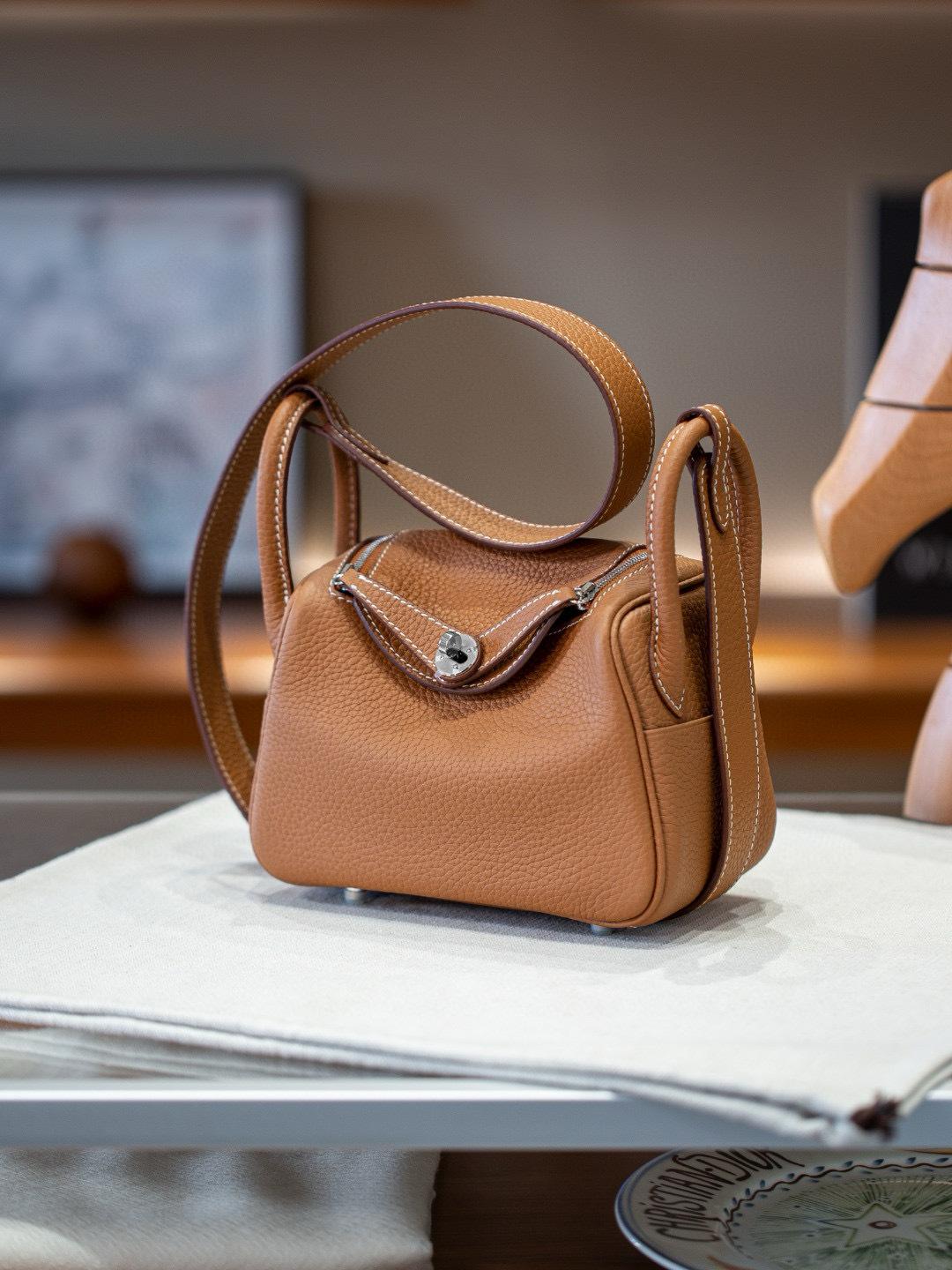 2025 Neue trendige Litschi-Muster-Tasche Damen Schulter schräg über Körper Handkissen Arzt Medizinertasche 19 brown