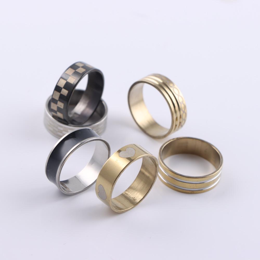 20 Stück/Los Mode Herz Streifen Edelstahl Liebesringe Für Männer Frauen Mix Stil Party Geschenke Schmuck Zubehör