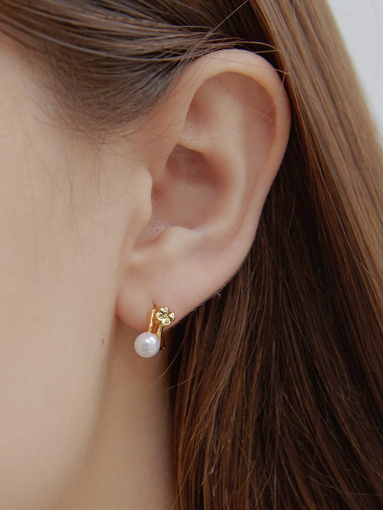 Primaute Pearl Clover Earrings