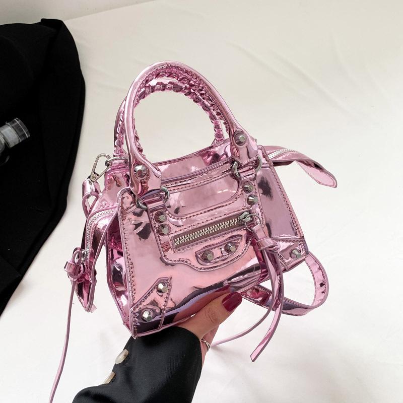 

Bag 2025 new Korean version fashion rivet personalized ins women s shoulder crossbody glossy small square bag pu чорний