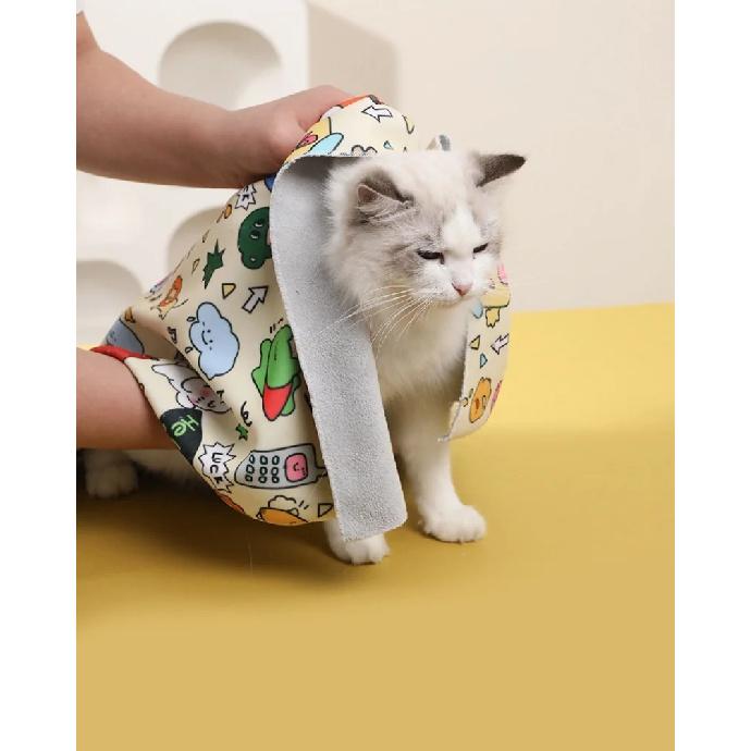 Multifunctional Cat Fixed Blanket with Anti Scratch Anti Bite Features Nail Trimming Injection Safe Restraint for Cat Washing Ba