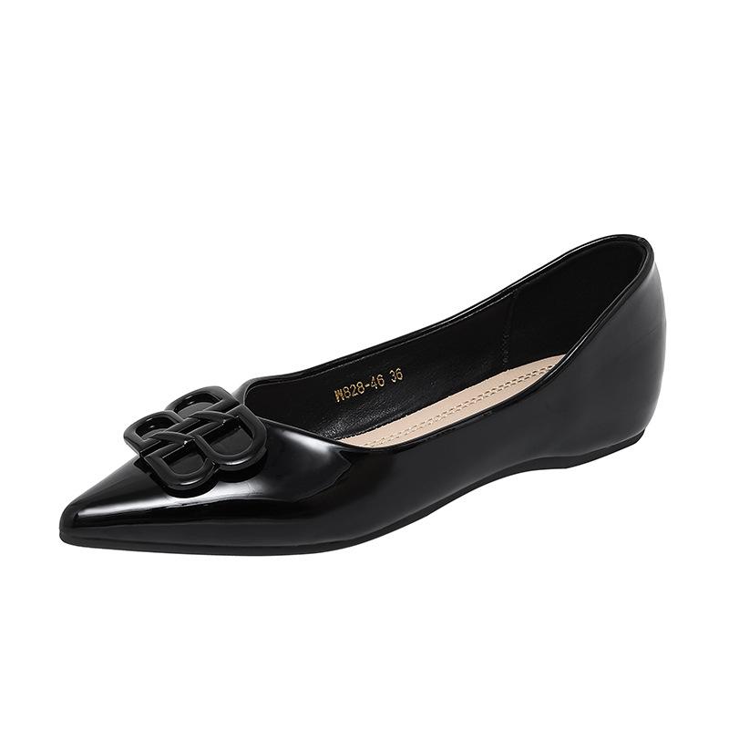 W828-68 Fairy Wind 2025 New Temperament Fashion Flat Shoes Women Internet Celebrity Celebrity Patent Leather Shoes Women