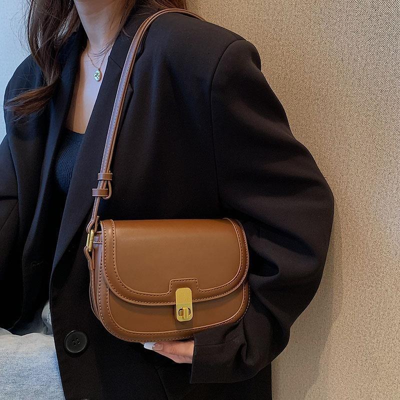 

Chic Pu Leather Small Square Bag With Color Block And Lock Closure коричневий