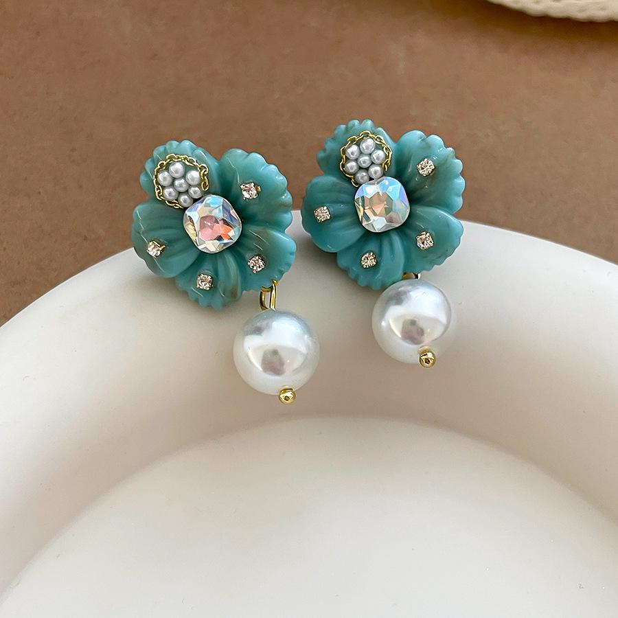 Silver Needle Rhinestone Flower Stud Earrings, High-End Personalized Fashion Accessories for Women