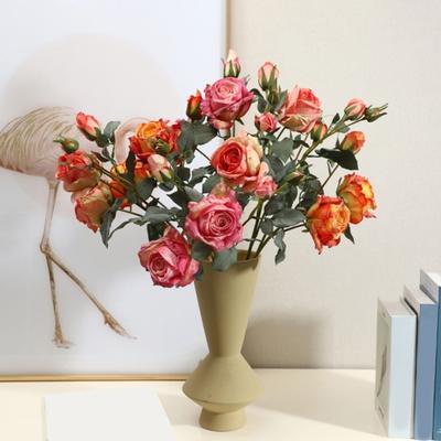 Fleur de Rose Artificielle Rose Vintage Réaliste Bouquet de Roses Artificielles avec 2 Têtes en Fleur et 3 Bourgeons pour Arrangement Floral de Mariage Centre de Table de Fête à la Maison