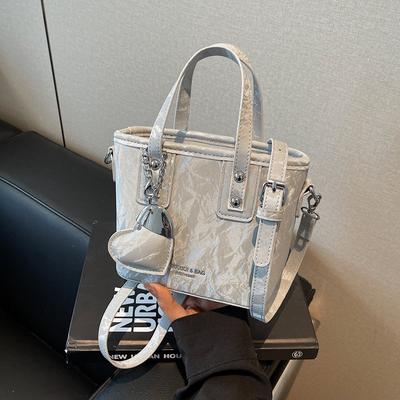 This Year's Popular Small Bags for Women's Spring and Summer New Versatile Messenger Bags Korean Version of Super Fire Portable Bucket Bags
