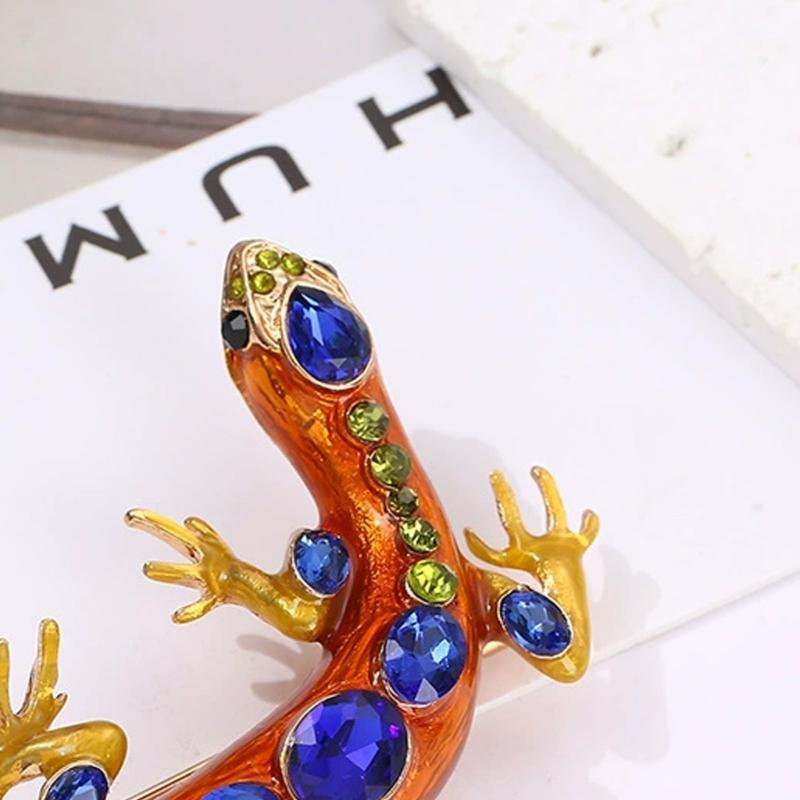 Retro Reptile Lapel Pin Fashionable Lizard Brooch With Vintage Detailing Perfect For Scarf Hat Outfit Accessories Gift Choice