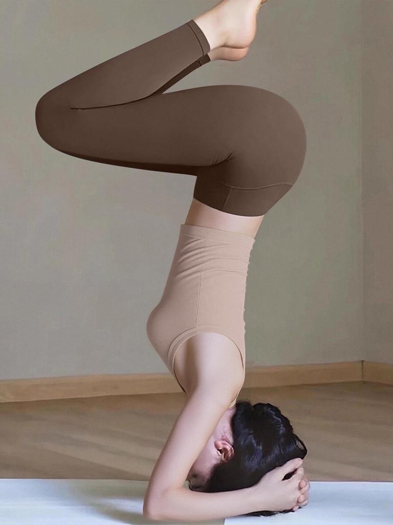 2026 Women's High-End Yoga Set with Integrated Cup Sports Vest