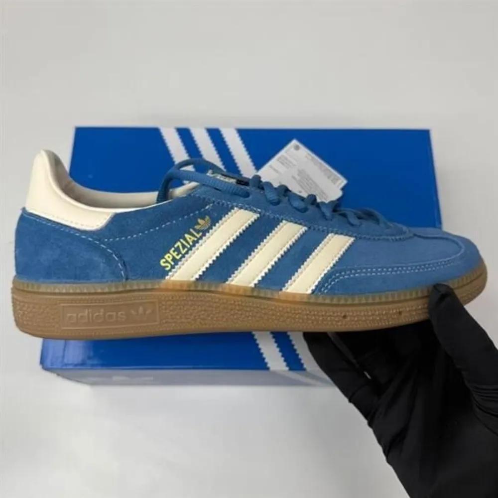 [adidas] Spezial Handball Bleu Cœur Blanc Crème IG6194