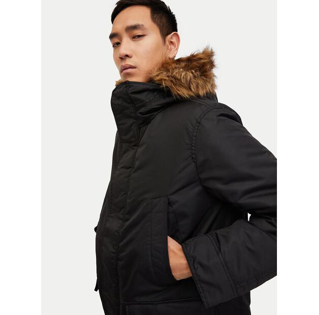 Зимняя куртка Gap 726377-01, черная, стандартный крой