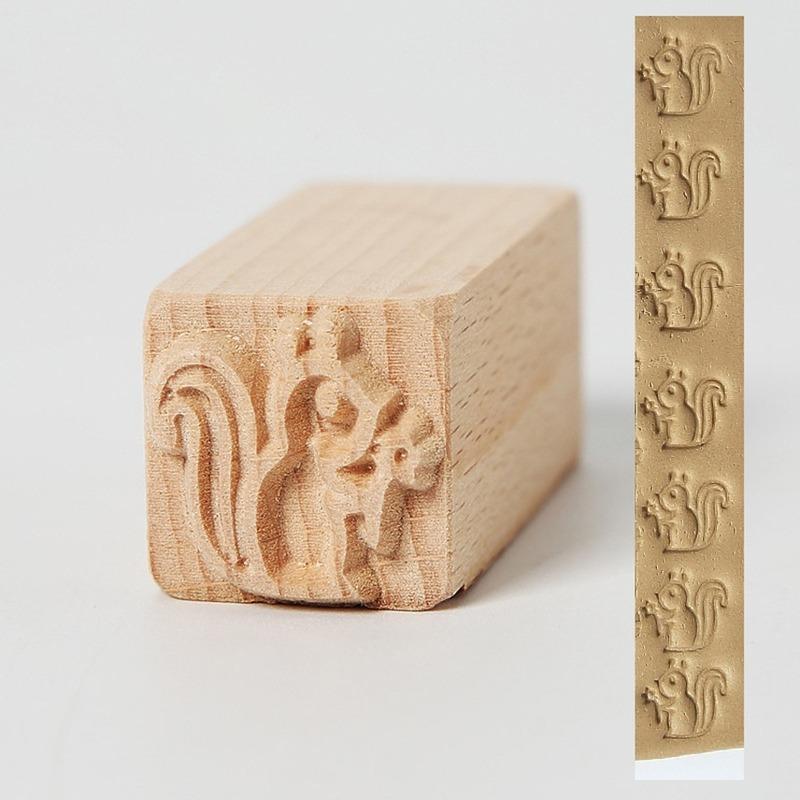 1Pc Hand Carved Wooden Stamps Emboss Art DIY Clay Printing Pottery Tools Fish Bone / Squirrel / Flower / Deer / Star