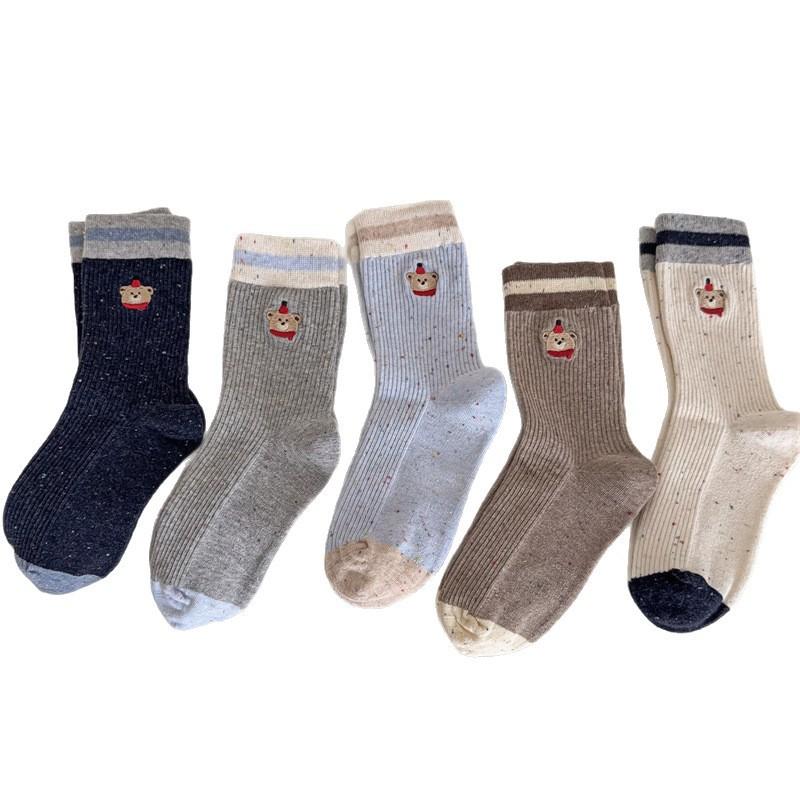 Jolis foulards d'automne brodés, chaussettes pour filles petit ours, chaussettes mi-mollet pour femmes micro-pressées en fil à pois, chaussettes bouclettes cartoon à blocs de couleurs