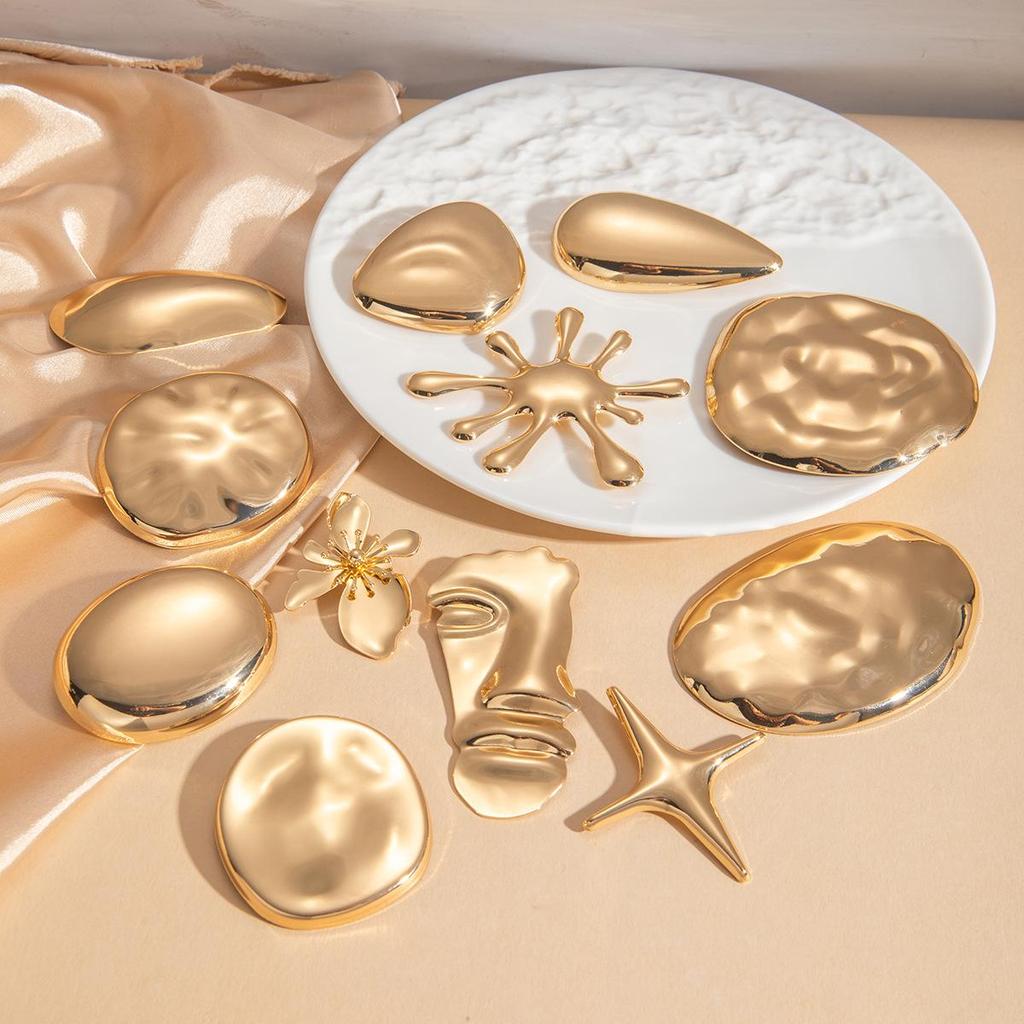 European & American Retro Firework Brooch for Women - Elegant, Versatile Metal Pin for Suit Jackets