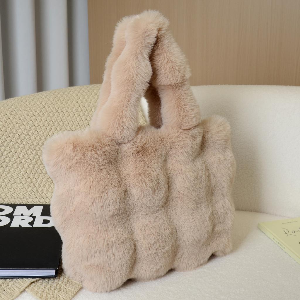 Large capacity autumn and winter imitation rabbit plush bubble hair bag light luxury shoulder tote bag travel bag plush handbag