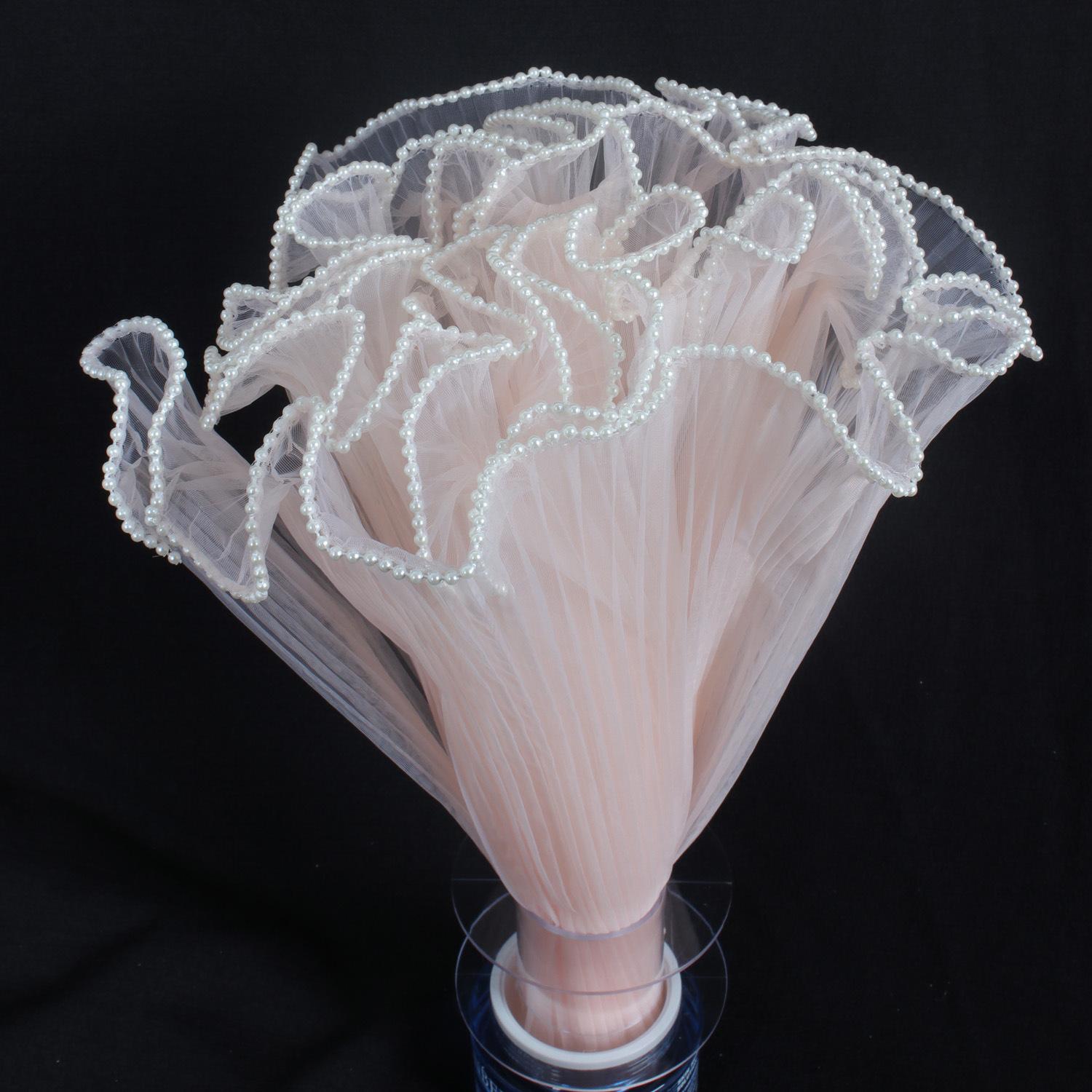 

Геометрическое ожерелье с подвеской из больших и маленьких квадратов One size