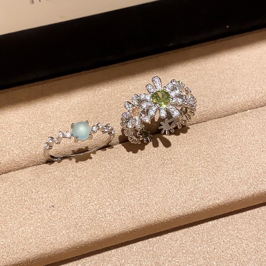 Spring Bloom Luxury Zircon Daisy Open Ring: Elegant, Dazzling Jewelry for a Stylish Touch