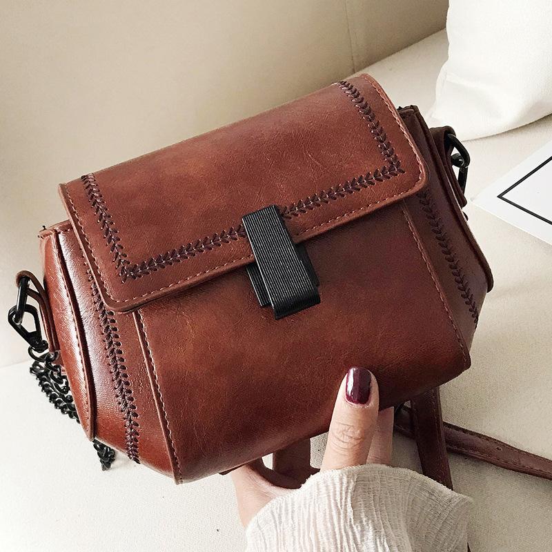 Fashionable Retro Niche Design Commuter Bag with Chain Strap and Single Shoulder Crossbody Bag