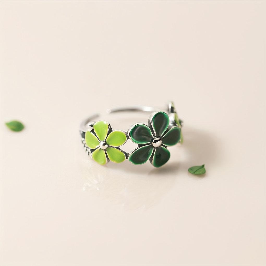 Exquisite Green Epoxy Flower Ring: Women's High-End Temperament Five-Petal Design
