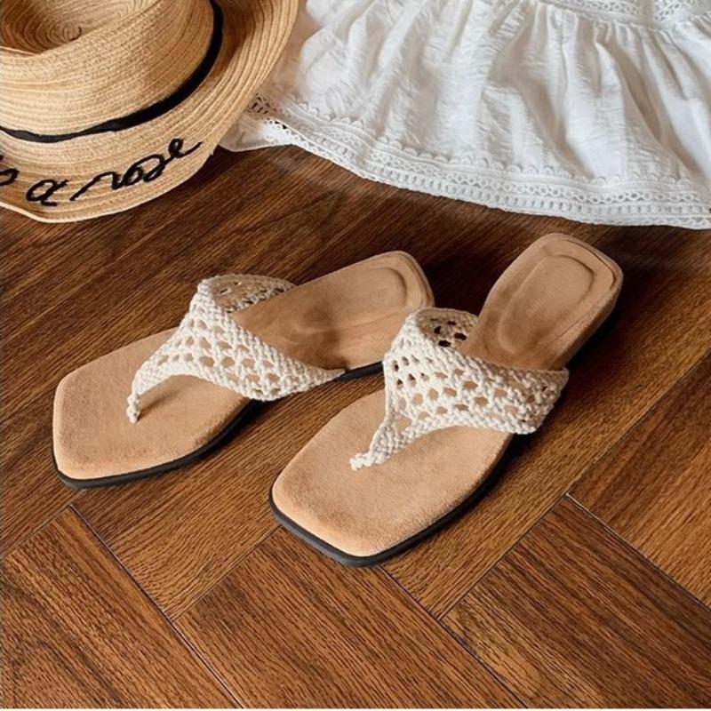 New Style of Women's Height-increasing Shoes with Hollowed-out Square Toe and Flip-flops Devotion