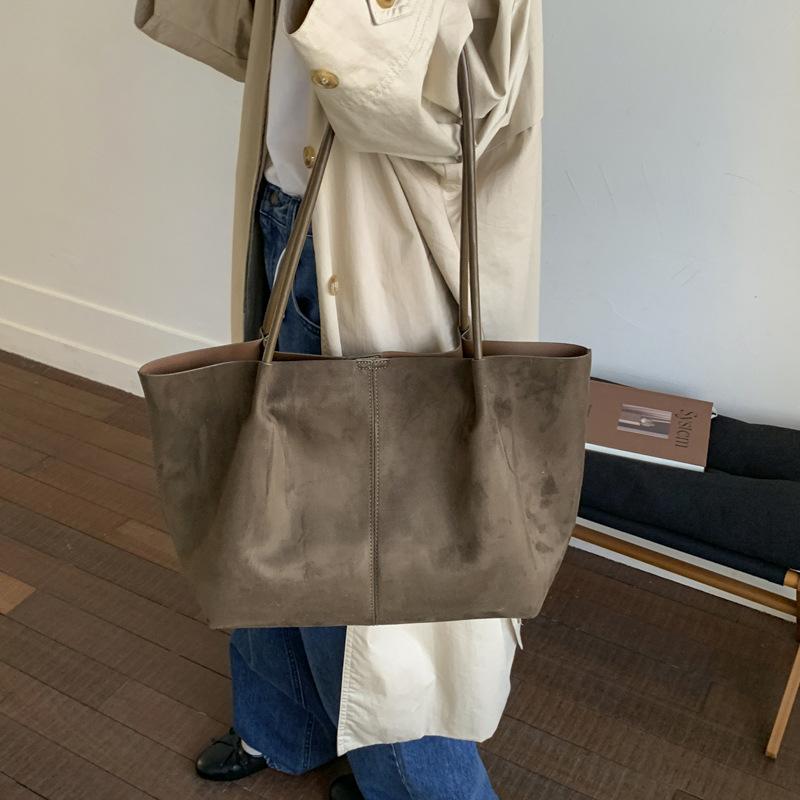 

Сумка женская большой вместимости 2025 новая высококлассная портативная на плечо большая сумка, студенческая сумка-тоут для поездок на учебу зелёный