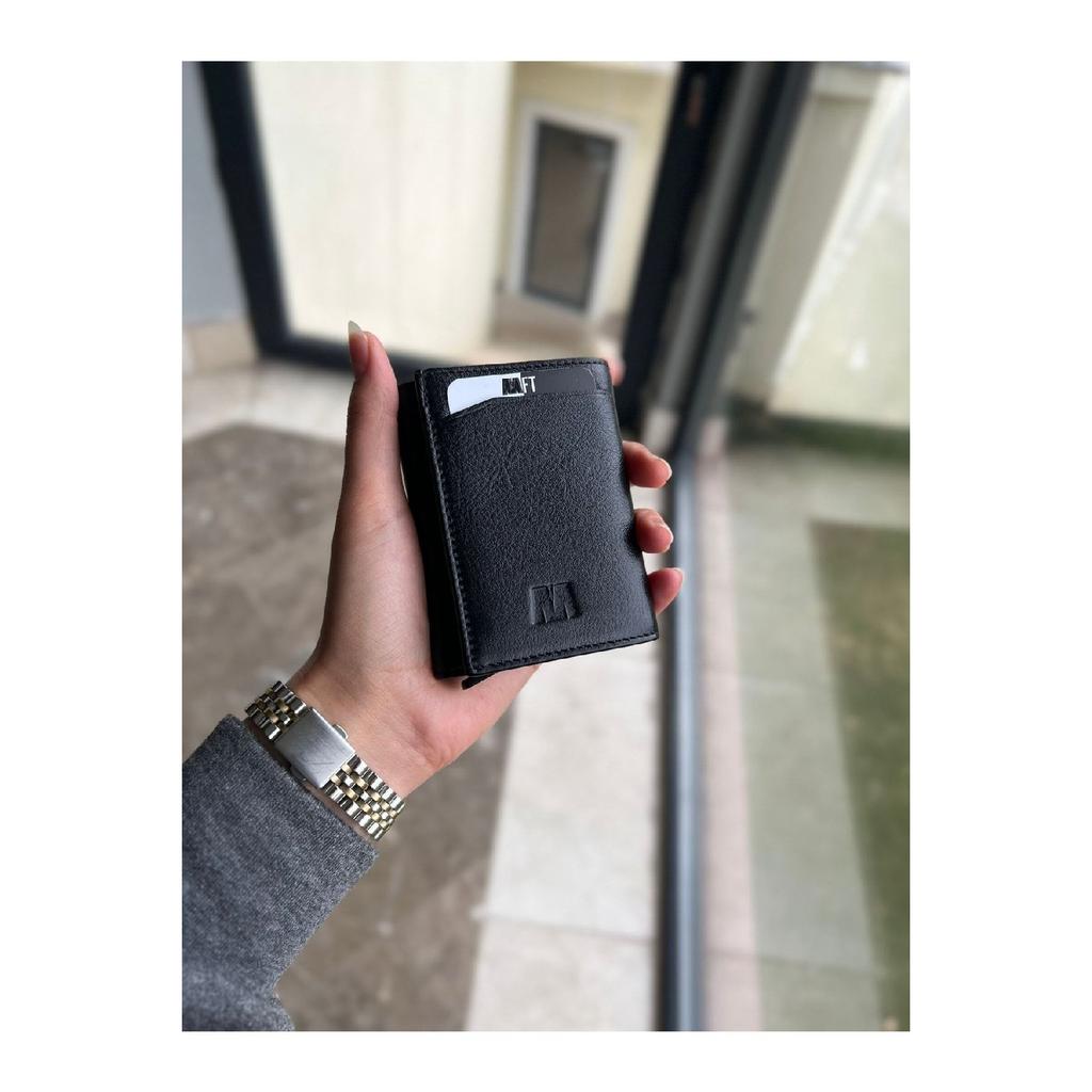 Genuine Leather Men's Wallet With Retro Mechanism