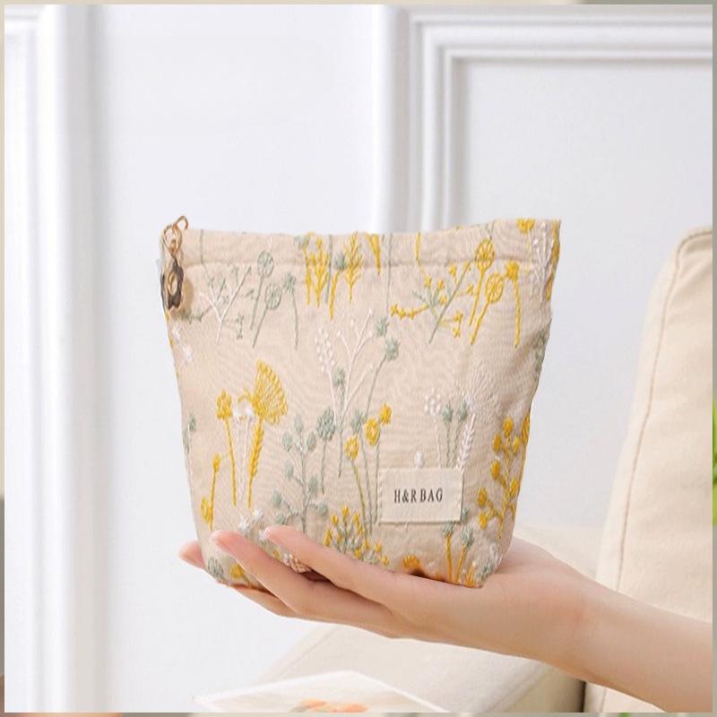 New Makeup Bag, Large Capacity, Ins, Storage Bag, Cosmetics, Portable, Small and Fresh, Toiletry Bag