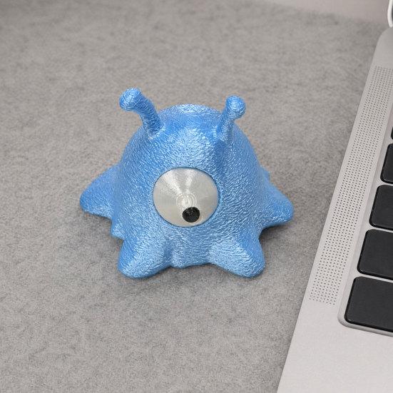 3D Printed One-Eyed Alien Ornament, One-Piece Molding Alien Figure with Flashing Blue Pearlescent Texture, Desktop Decoration