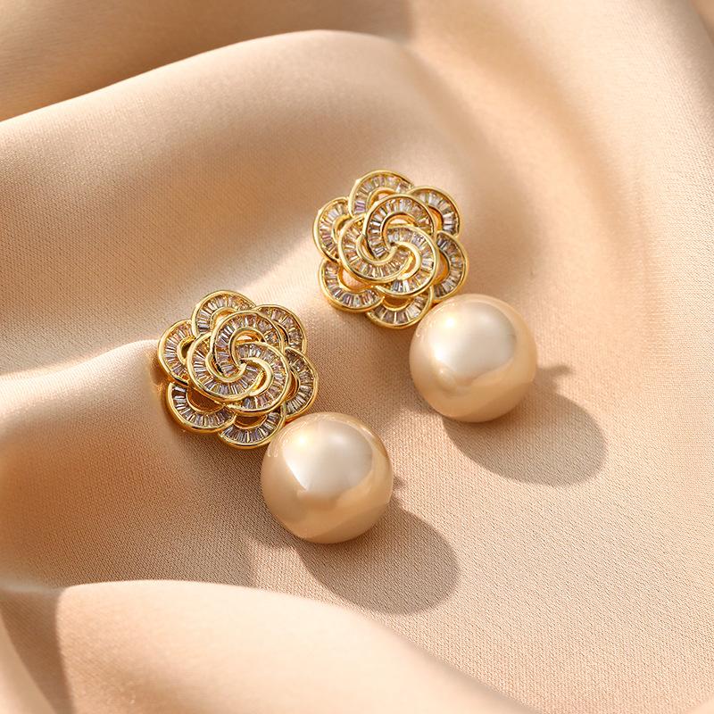Slightly inlaid with zirconium camellia pearl earrings women's fashion niche design stud earrings and ear jewelry