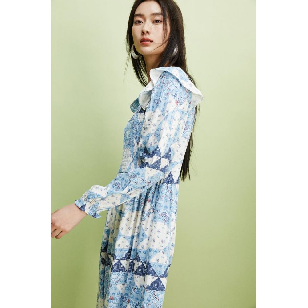 

Платье HM с дымящимися деталями, голубое с узором