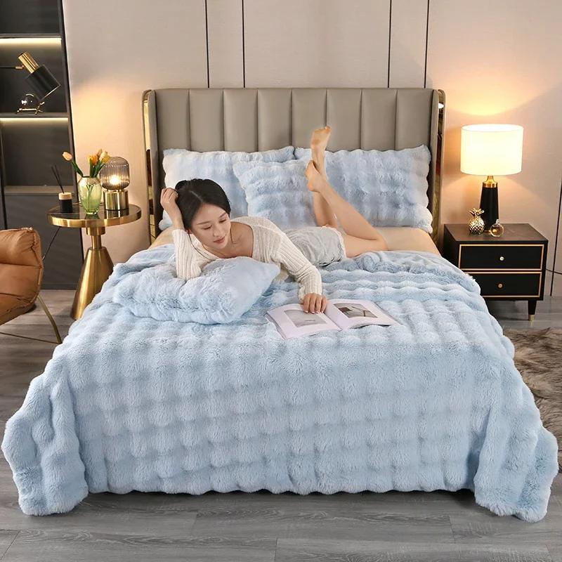 Luxury Soft Faux Fur Throw Blanket Fuzzy Plush Bedspread on the bed plaid sofa cover blankets and throws for living room bedroom
