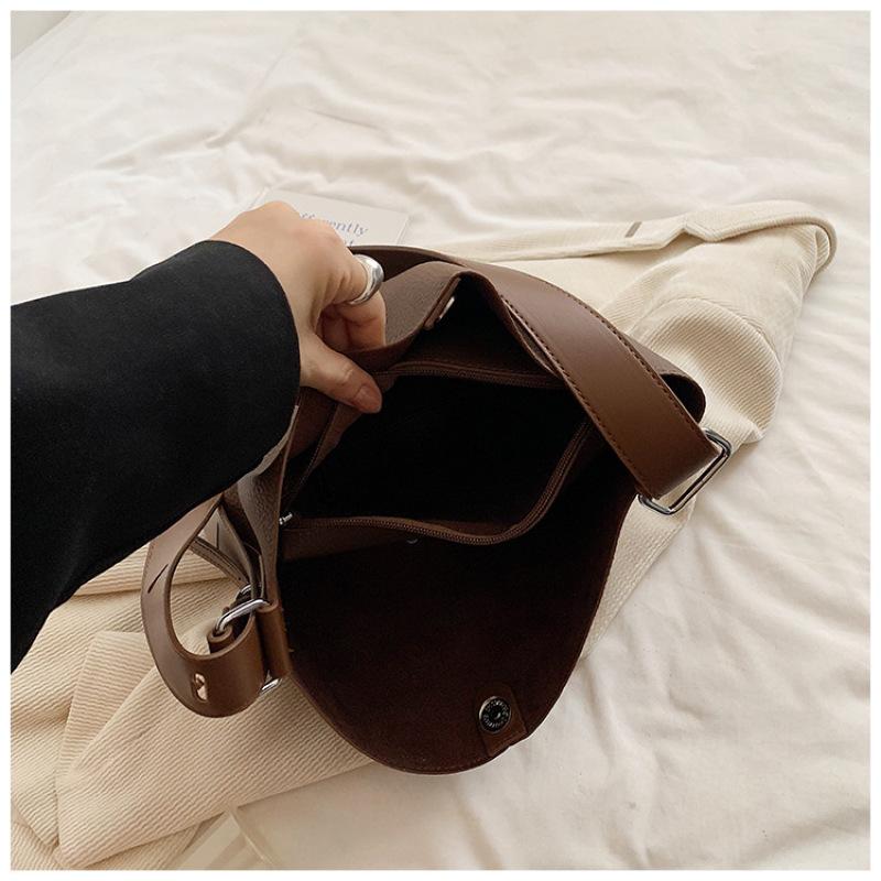 Tooxika French Retro Large Capacity Bucket Bag New Versatile Handbag Messenger Bag