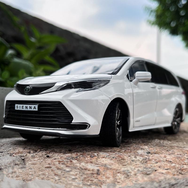 1/24 TOYOTA Sienna MPV Alloy Car Model Diecasts Metal Toy Commercial Car Model Simulation Sound Light Collection Childrens Gifts