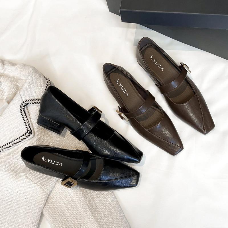 Loafers with A Single Shallow Opening, New Style, Retro Square-toe Leather Shoes