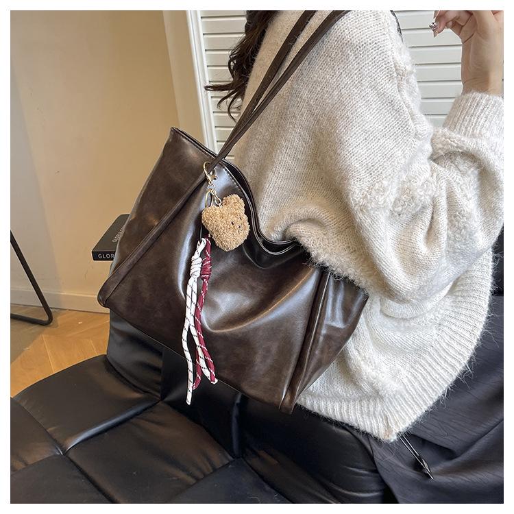 Korean Style Minimalist Women’s Shoulder Bag - Autumn/Winter 2025 Retro Design