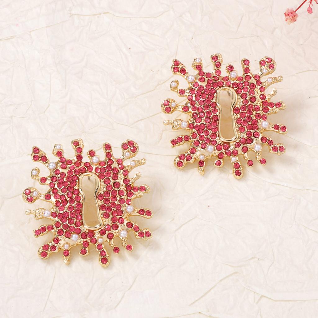 DIGADAGU Alloy Rhinestone Keyhole Geometric Stud Earrings New Simple Exaggerated Earrings Women Party Zircon Accessories