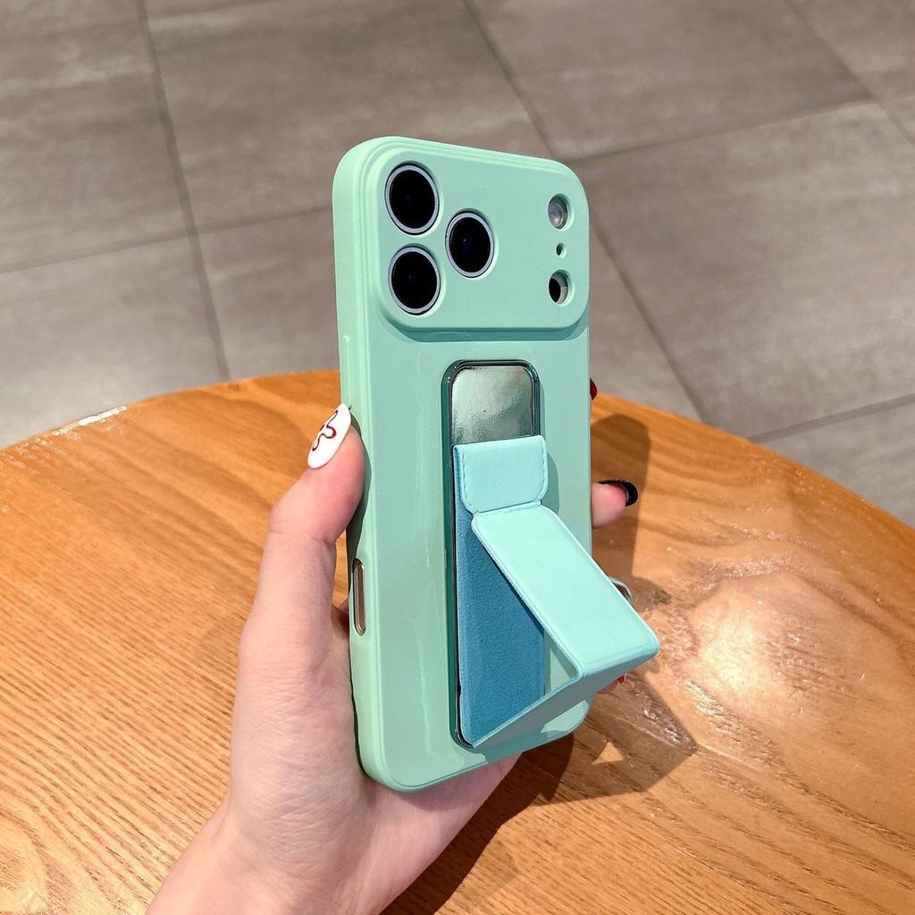 Magnetic Vertical And Horizontal Stand Protective Case for iPhone 17 Air 17 Pro Max Liquid SiliconeHard Wristband Phone Cover