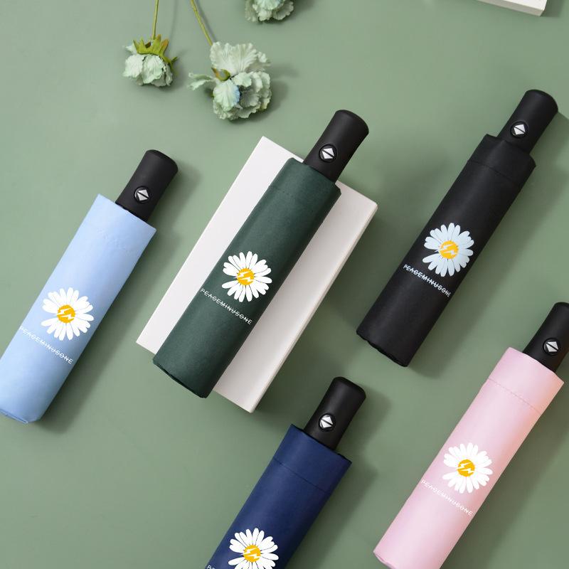 A large number of fully automatic folding sun umbrellas, large men's and women's parasols, thickened sun protection umbrellas