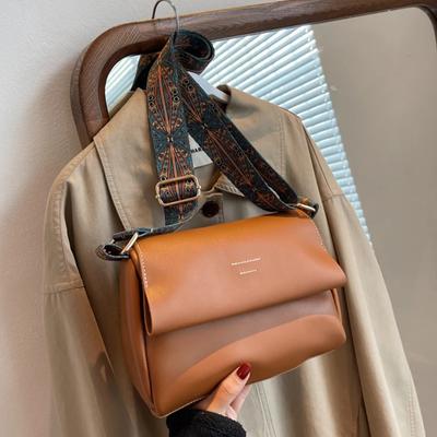 Vintage Veske Dame Ny Høy Kvalitet Skulderveske Enkel Og Allsidig Bred Skulderstropp Ensfarget Crossbody-veske Liten Firkantet