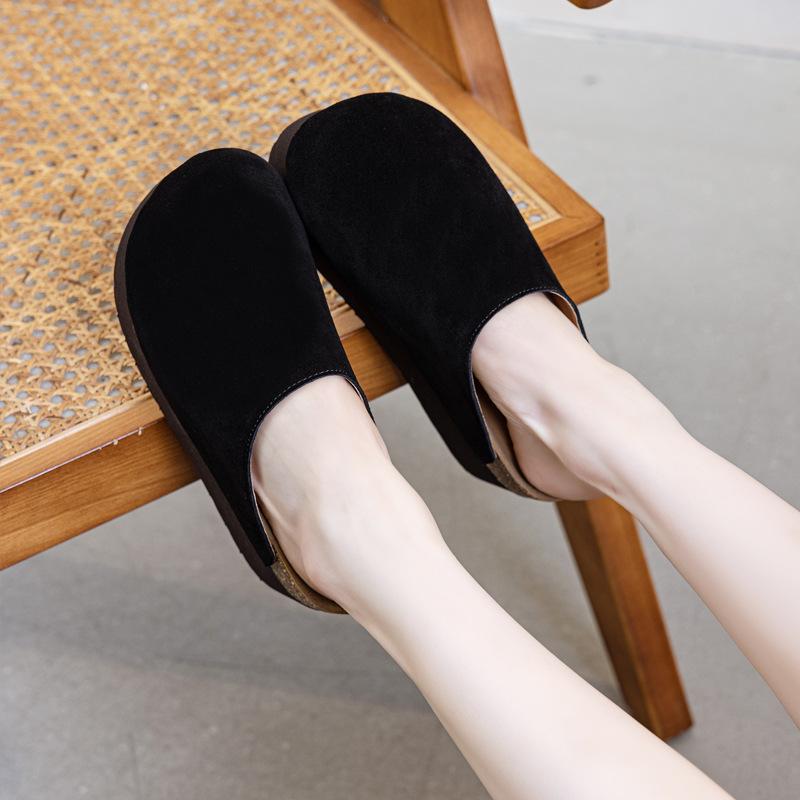 

Верхняя одежда на толстой подошве без каблука с полуподдержкой, весна и лето 2025, новые универсальные модные женские простые шлепанцы с закрытым носком, тренд 39 чёрный