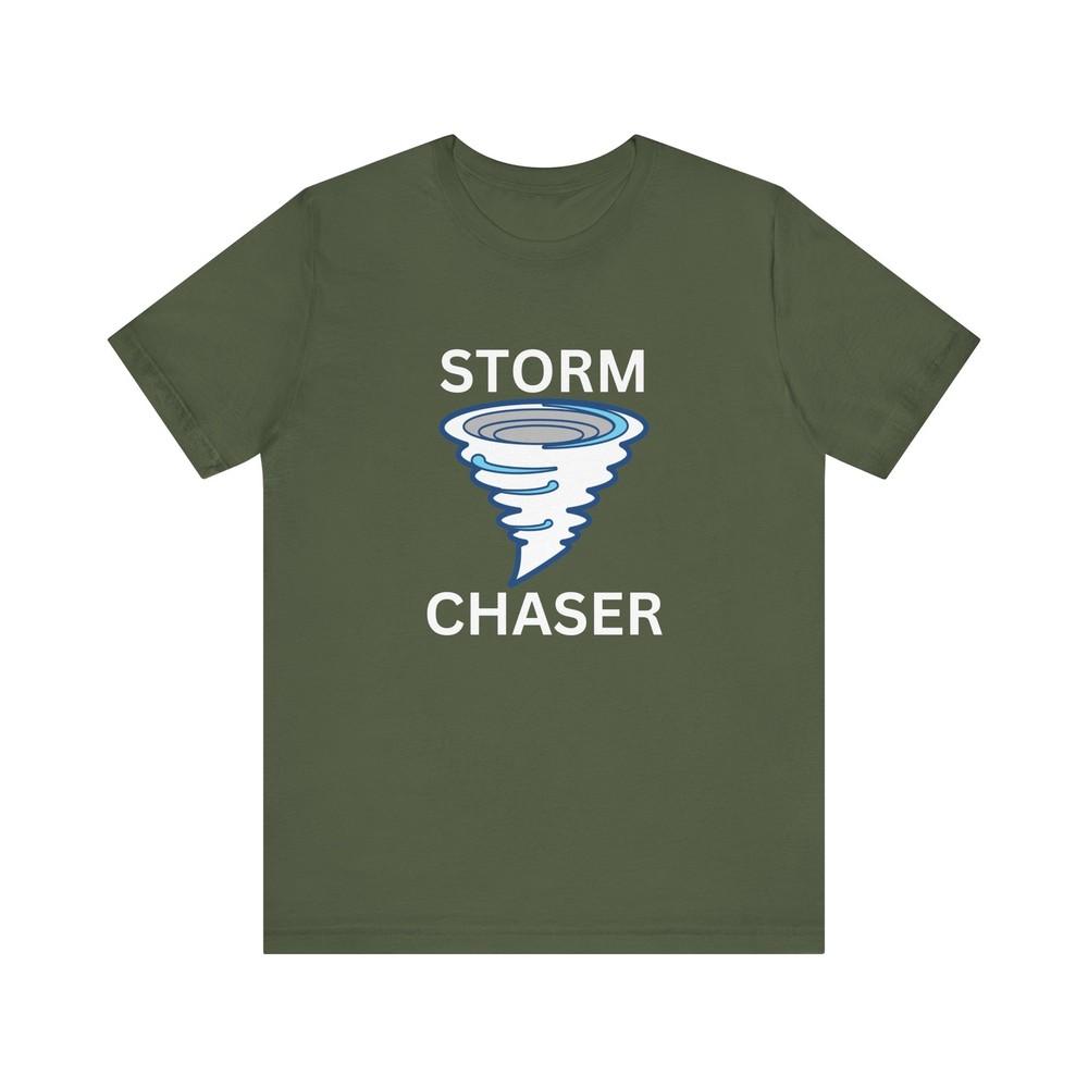 T-shirt Cacciatore di Tempeste Unisex a Maniche Corte Perfetta per gli Appassionati di Tempeste