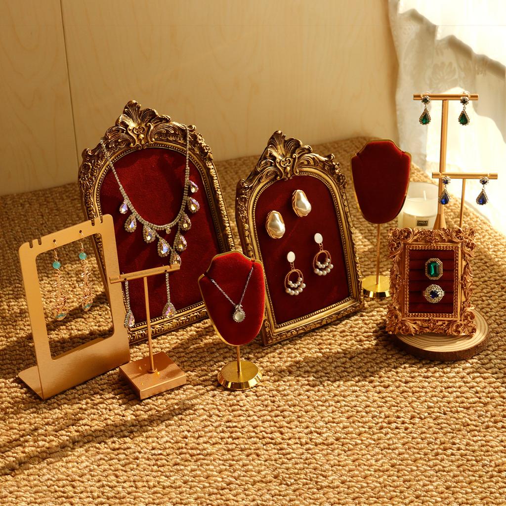 Vintage Resin Velvet Jewelry Display Stand Retro Necklace Bracelet Earring Pendant Display Props Holder Classic Jewelry Stand