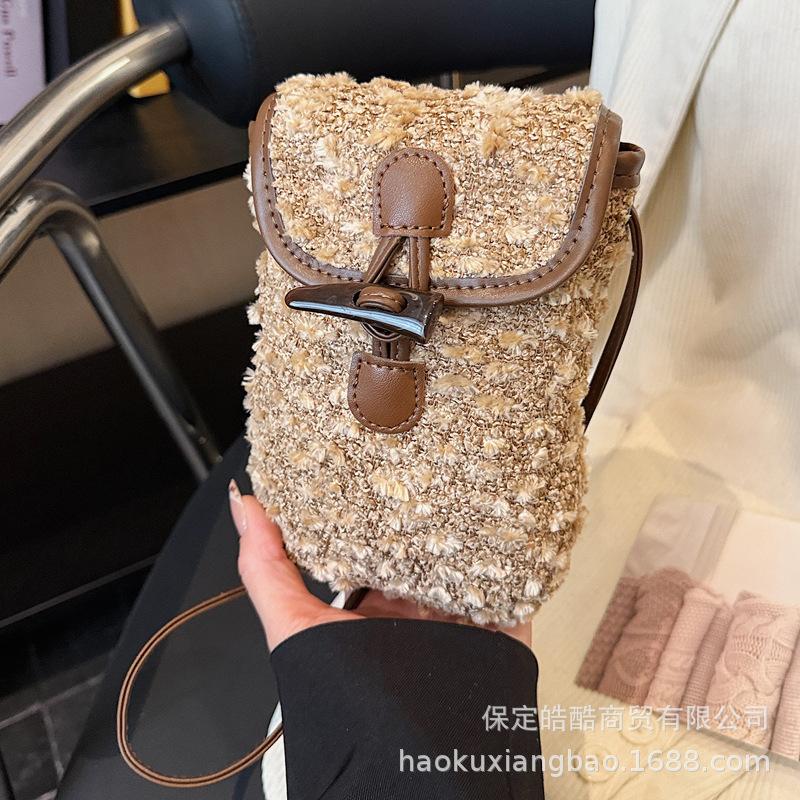 Retro small bag women's 2025 autumn and winter popular new trendy versatile high sense fashion ins messenger bag mobile phone bag