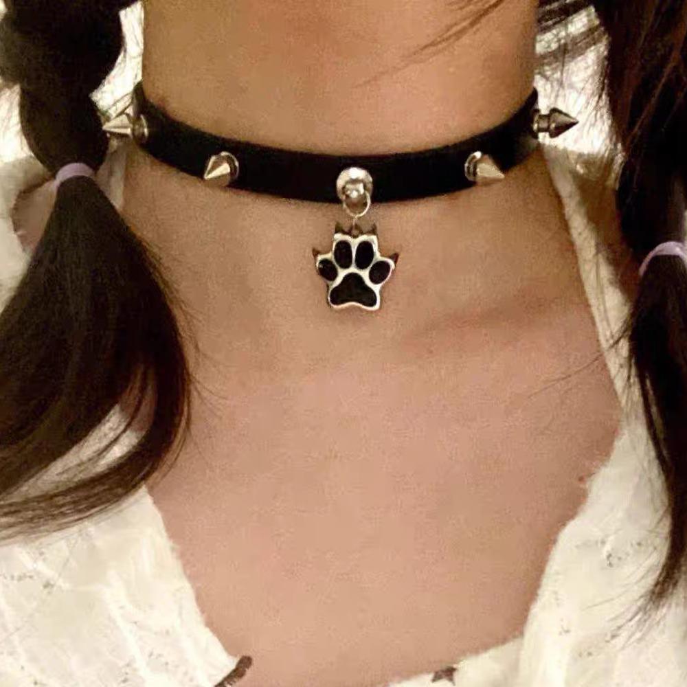 Hip Hop Black Leather Rivets Cat Claw Necklace for Women Dark Spicy Girls Chokers Trend Cool Gothic Fashion Jewelry Accessories