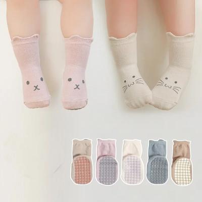 Süße Baby Lauflernsocken für Jungen und Mädchen mit Cartoon-Tier-Motiv, rutschfeste Bodensocken für Kleinkinder, Frühling und Herbst, weiche Baumwollsocken