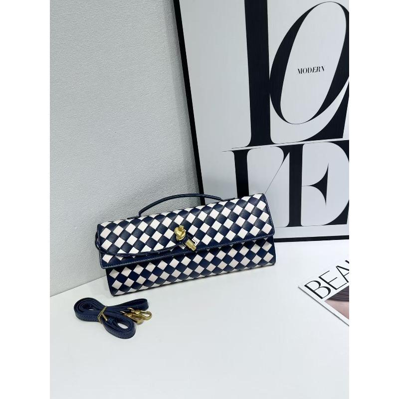 Women's bag New metal lock woven bag Crossbody bag Baguette bag Hand bag Versatile shoulder bag