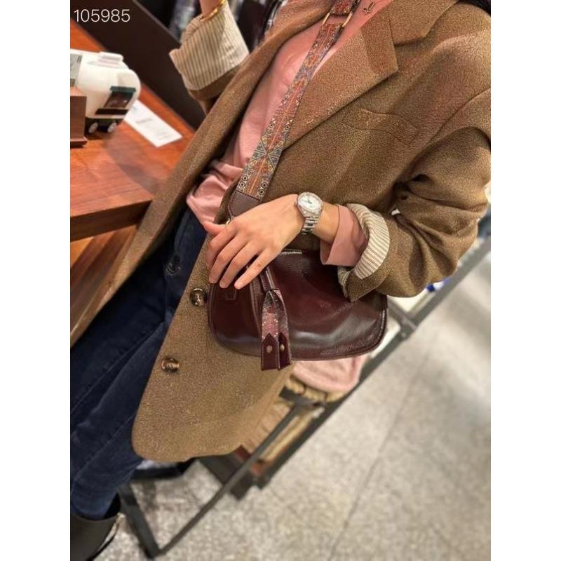 Popular Women's Bags, Large-capacity Top-layer Soft Leather-textured Small Bags, Wide Crossbody Bags, and Niche Retro Pillow Bags