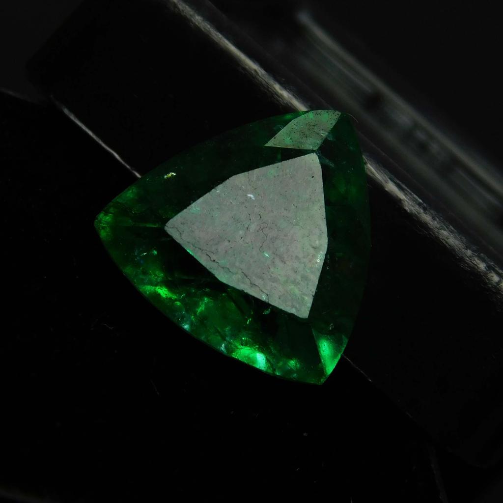Green Emerald CERTIFIED 7 Ct Trillion Cut Natural Loose Gemstone Ring Size