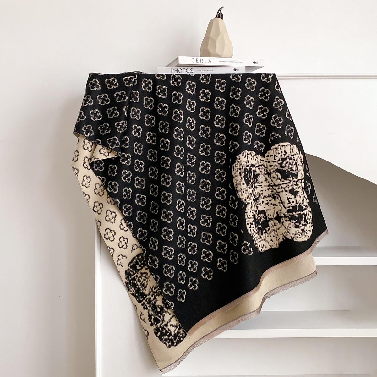 

New Fashion Cashmere Women Print Double-sided Scarf Winter Warm Elegance Shawl Pashmina Female Outdoor Brand Scarves